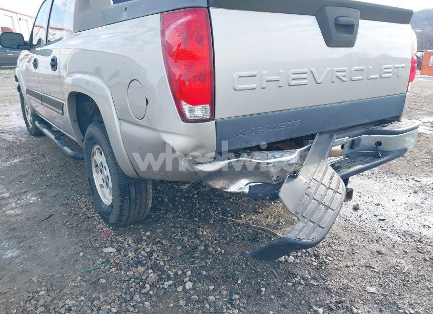 Photo 6 of 2005 Chevrolet Avalanche 1500 LS (VIN 3GNEC12Z45G270924)
