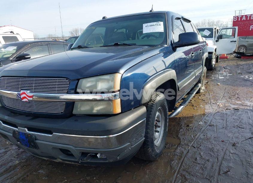 Photo 2 of 2005 Chevrolet Avalanche 1500 Z66 (VIN 3GNEC12Z65G124198)