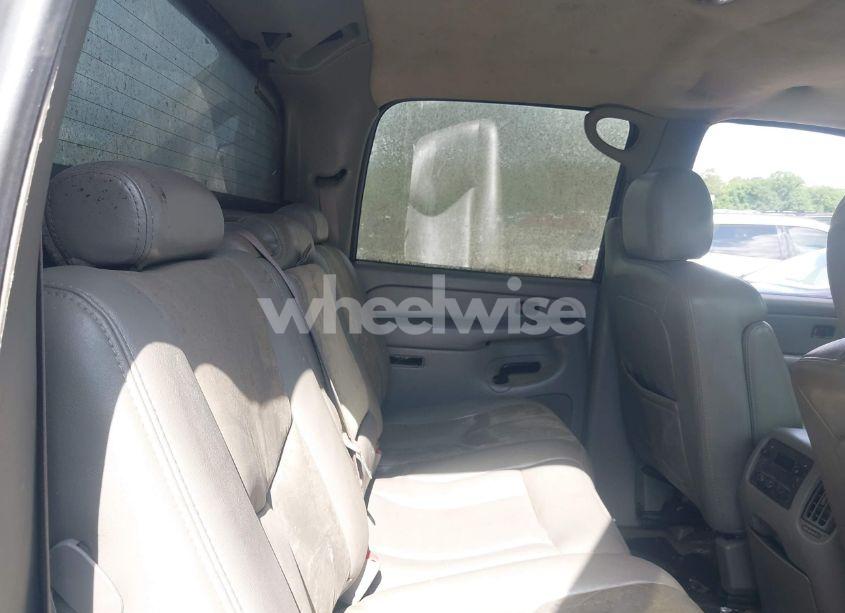 Photo 8 of 2005 Chevrolet Avalanche 1500 Z66 (VIN 3GNEC12Z95G104401)