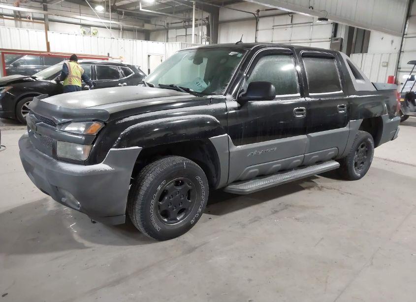 Photo 2 of 2005 Chevrolet Avalanche 1500 LS (VIN 3GNEC12Z95G255299)