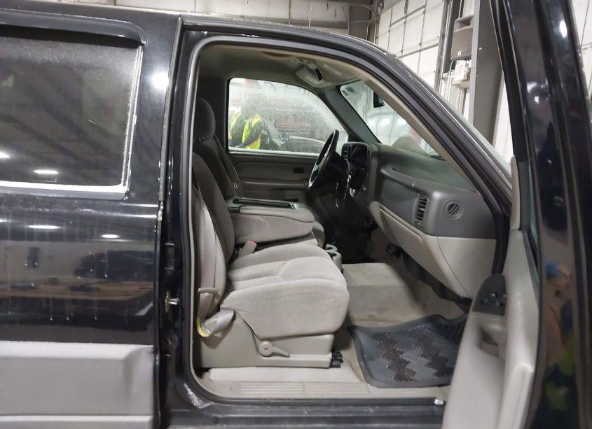 Photo 5 of 2005 Chevrolet Avalanche 1500 LS (VIN 3GNEC12Z95G255299)