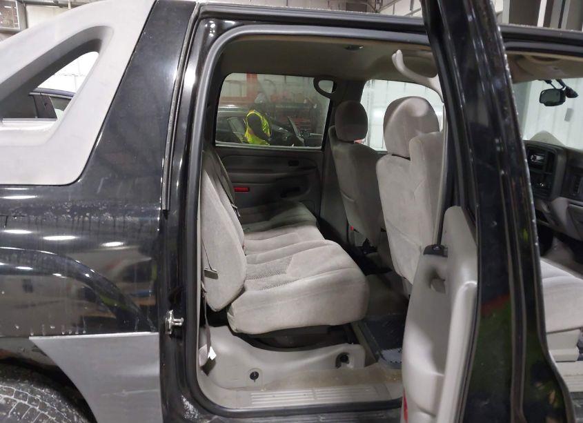 Photo 8 of 2005 Chevrolet Avalanche 1500 LS (VIN 3GNEC12Z95G255299)