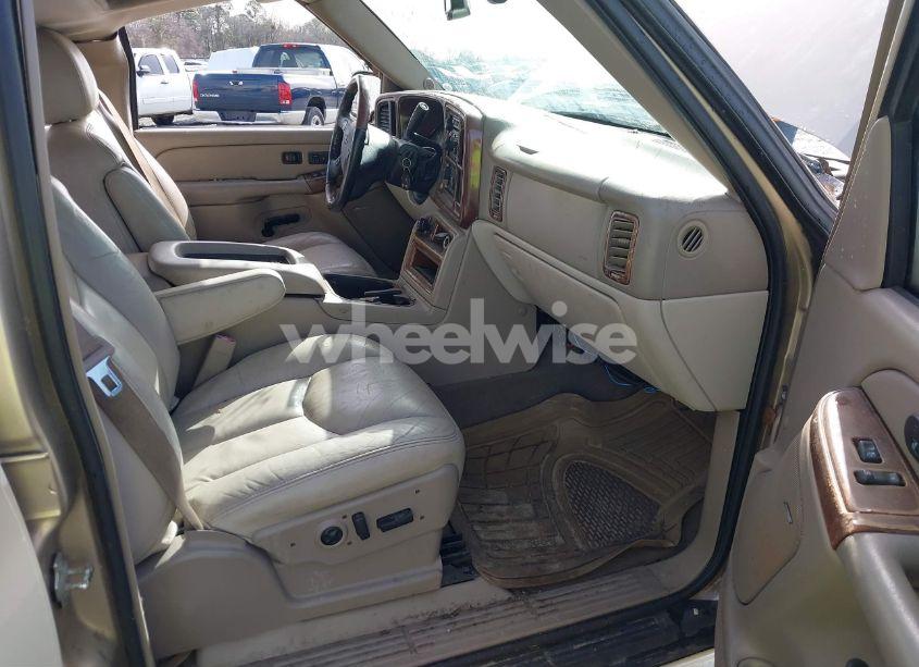 Photo 5 of 2005 Chevrolet Avalanche 1500 LT (VIN 3GNEC12ZX5G159682)