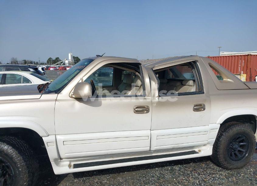 Photo 6 of 2005 Chevrolet Avalanche 1500 LT (VIN 3GNEC12ZX5G159682)