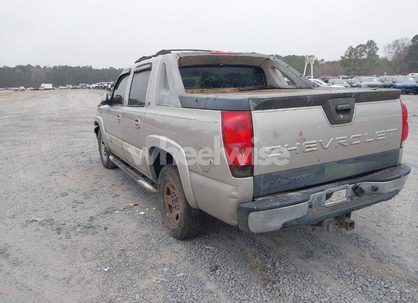 Photo 3 of 2005 Chevrolet Avalanche 1500 Z66 (VIN 3GNEC12ZX5G225437)