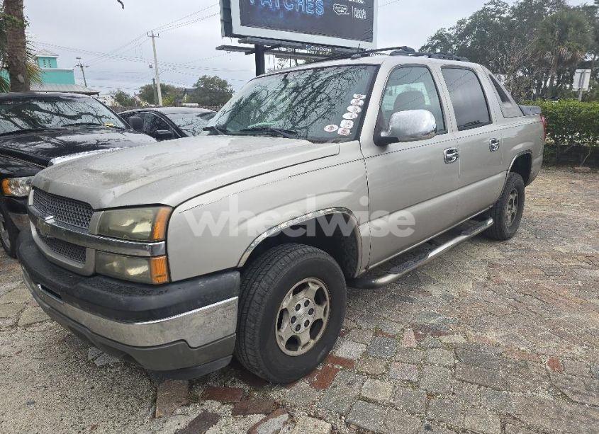 Photo 2 of 2005 Chevrolet Avalanche 1500 LS (VIN 3GNEC12ZX5G295455)
