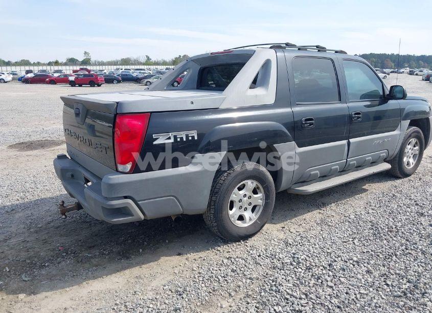 Photo 4 of 2002 Chevrolet Avalanche 1500 (VIN 3GNEC13T02G219796)