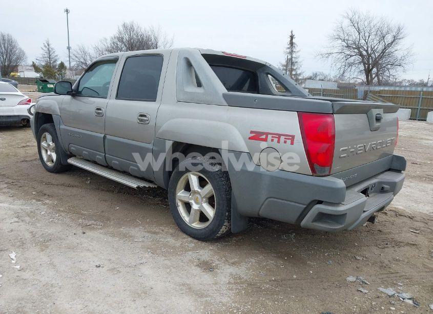 Photo 3 of 2002 Chevrolet Avalanche 1500 (VIN 3GNEC13T32G117179)