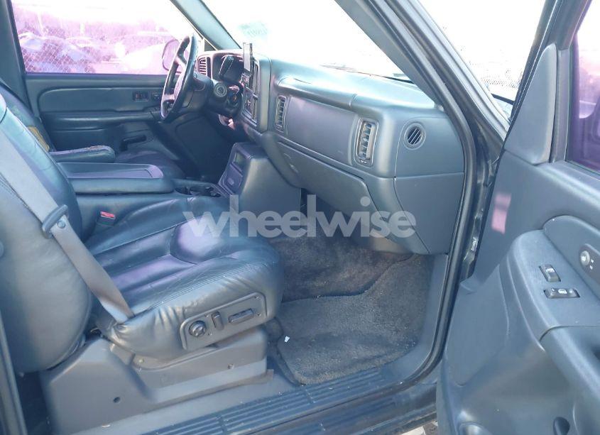 Photo 5 of 2002 Chevrolet Avalanche 1500 (VIN 3GNEC13T32G268216)