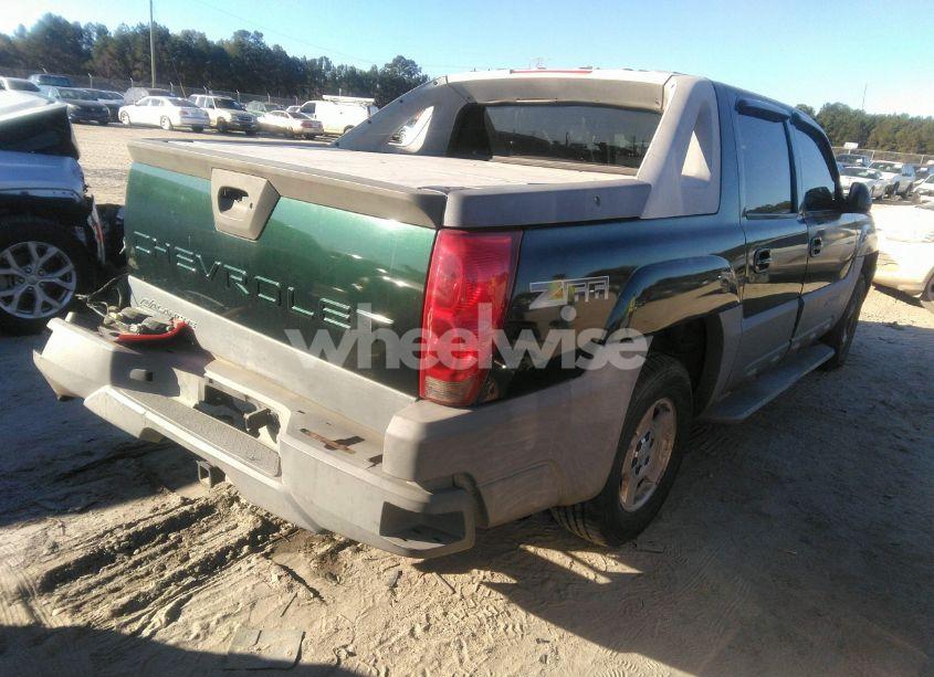 Photo 4 of 2002 Chevrolet Avalanche 1500 (VIN 3GNEC13T32G351063)