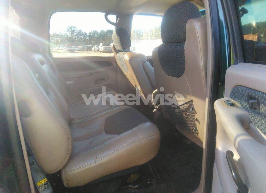 Photo 8 of 2002 Chevrolet Avalanche 1500 (VIN 3GNEC13T32G351063)