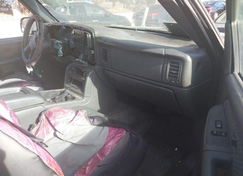 Photo 5 of 2003 Chevrolet Avalanche 1500 (VIN 3GNEC13T43G115278)