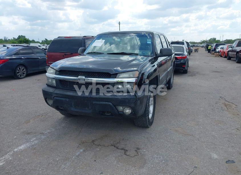 Photo 2 of 2003 Chevrolet Avalanche 1500 (VIN 3GNEC13T43G138317)