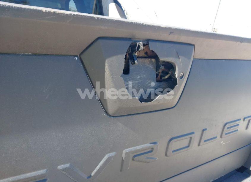 Photo 6 of 2002 Chevrolet Avalanche 1500 (VIN 3GNEC13T52G169140)