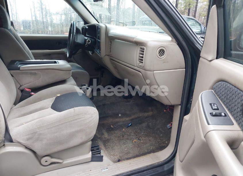 Photo 5 of 2003 Chevrolet Avalanche 1500 (VIN 3GNEC13T53G126421)