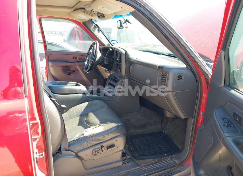 Photo 8 of 2003 Chevrolet Avalanche 1500 (VIN 3GNEC13T53G189177)
