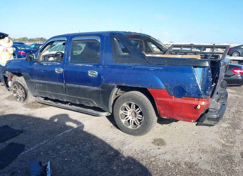 Photo 3 of 2002 Chevrolet Avalanche 1500 (VIN 3GNEC13T62G139774)