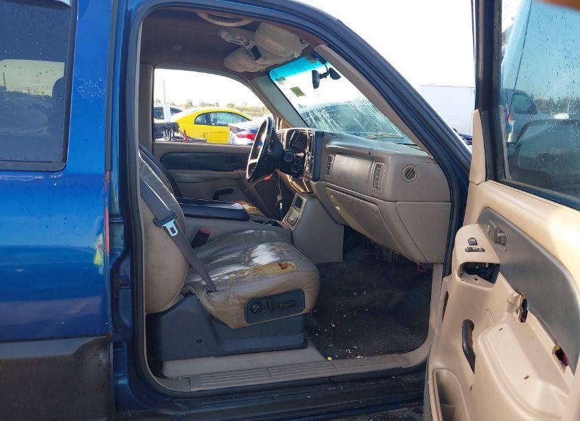 Photo 5 of 2002 Chevrolet Avalanche 1500 (VIN 3GNEC13T62G139774)