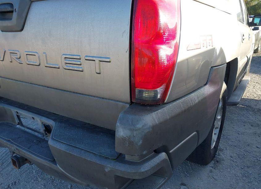 Photo 14 of 2002 Chevrolet Avalanche 1500 (VIN 3GNEC13T62G310491)