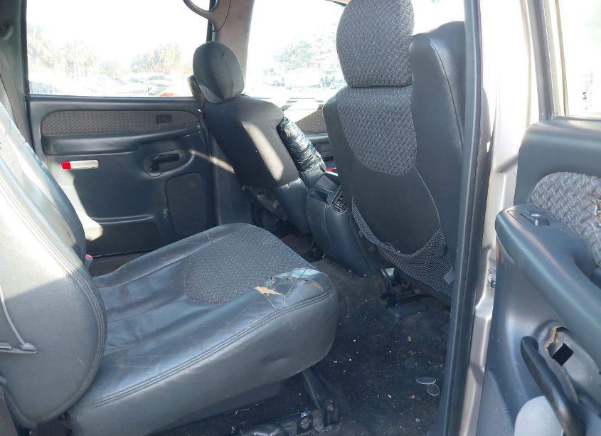 Photo 8 of 2002 Chevrolet Avalanche 1500 (VIN 3GNEC13T62G310491)