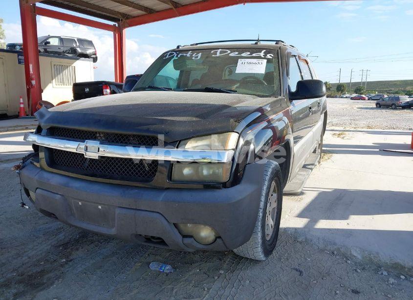 Photo 2 of 2003 Chevrolet Avalanche 1500 (VIN 3GNEC13T63G170282)