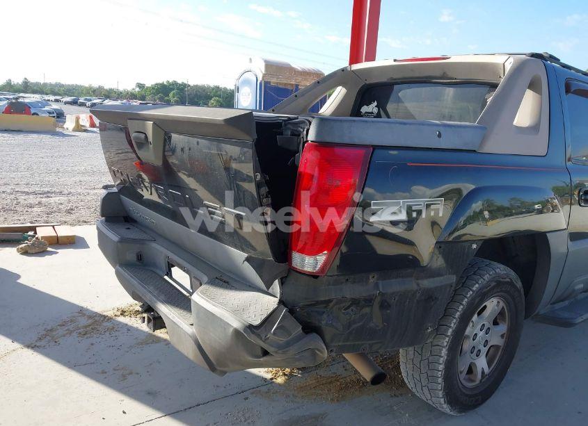 Photo 6 of 2003 Chevrolet Avalanche 1500 (VIN 3GNEC13T63G170282)