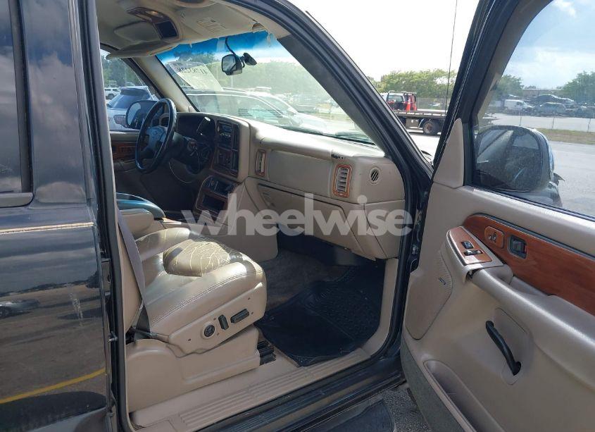 Photo 5 of 2003 Chevrolet Avalanche 1500 (VIN 3GNEC13T73G311537)