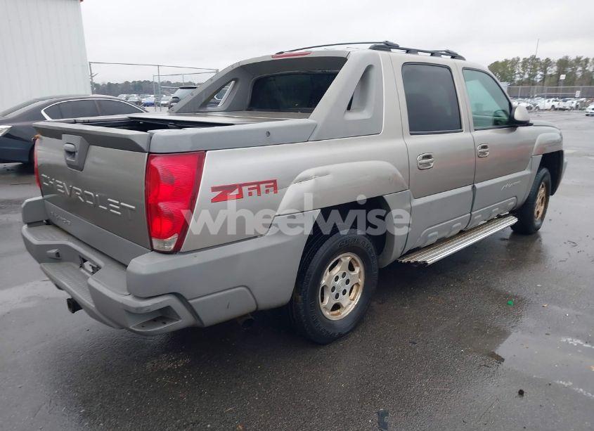 Photo 4 of 2002 Chevrolet Avalanche 1500 (VIN 3GNEC13T82G169147)