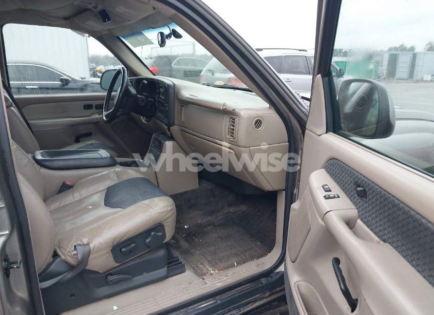 Photo 5 of 2002 Chevrolet Avalanche 1500 (VIN 3GNEC13T82G169147)