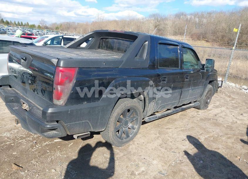 Photo 4 of 2003 Chevrolet Avalanche 1500 (VIN 3GNEC13T83G194910)