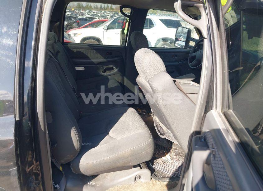 Photo 8 of 2003 Chevrolet Avalanche 1500 (VIN 3GNEC13T83G194910)