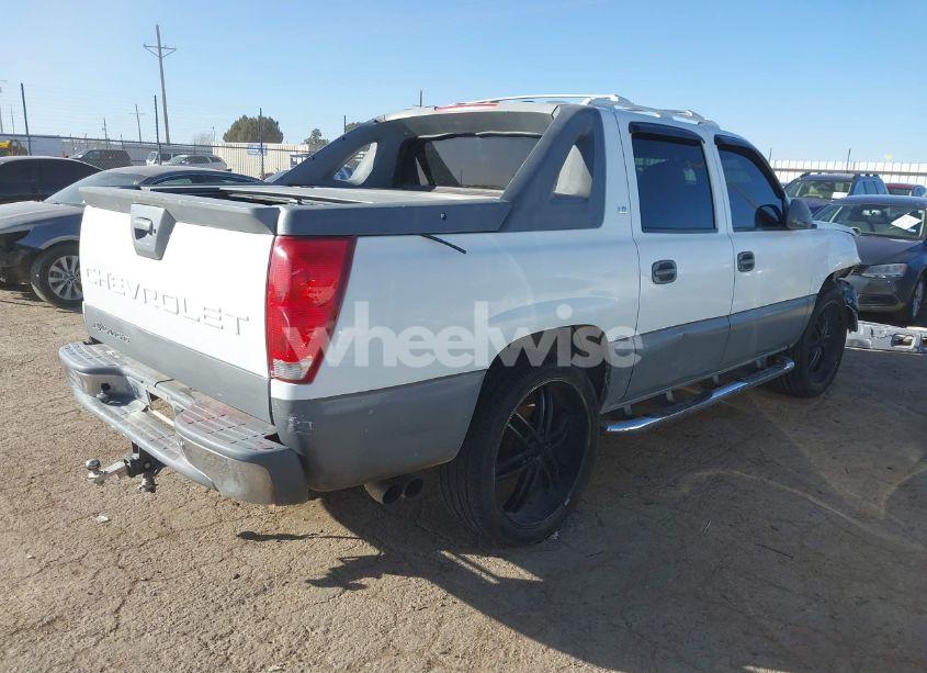 Photo 4 of 2003 Chevrolet Avalanche 1500 (VIN 3GNEC13T83G291671)