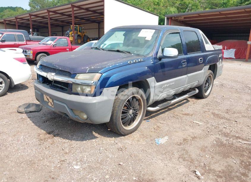 Photo 2 of 2002 Chevrolet Avalanche 1500 (VIN 3GNEC13T92G219182)