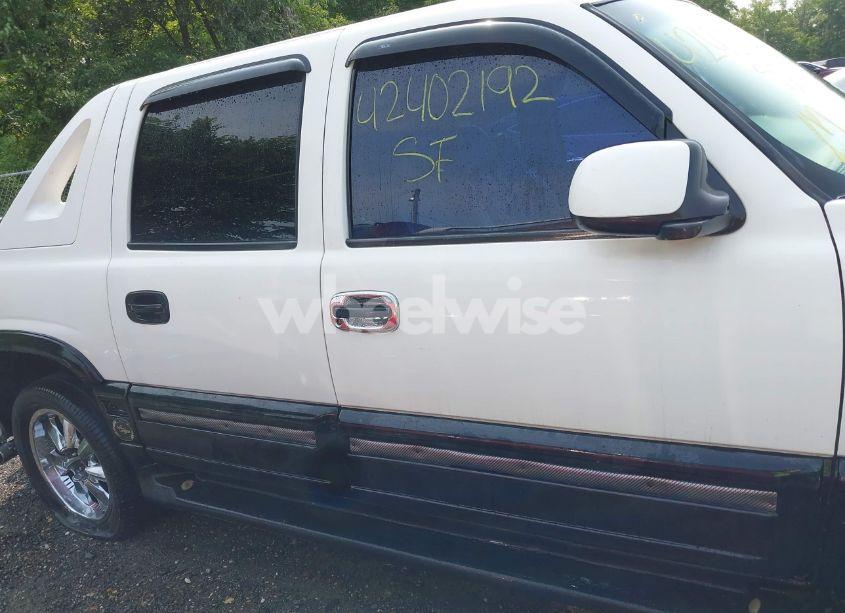 Photo 13 of 2003 Chevrolet Avalanche 1500 (VIN 3GNEC13T93G320904)