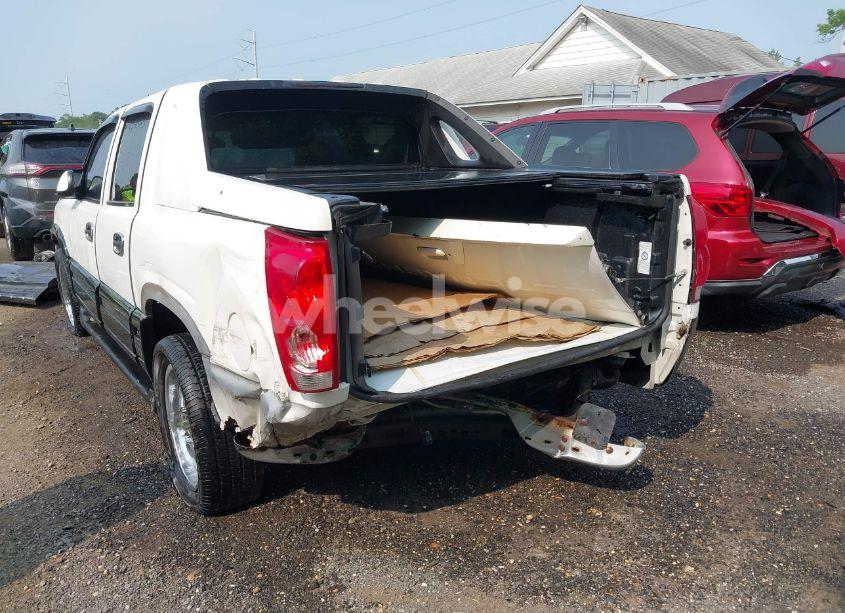 Photo 6 of 2003 Chevrolet Avalanche 1500 (VIN 3GNEC13T93G320904)