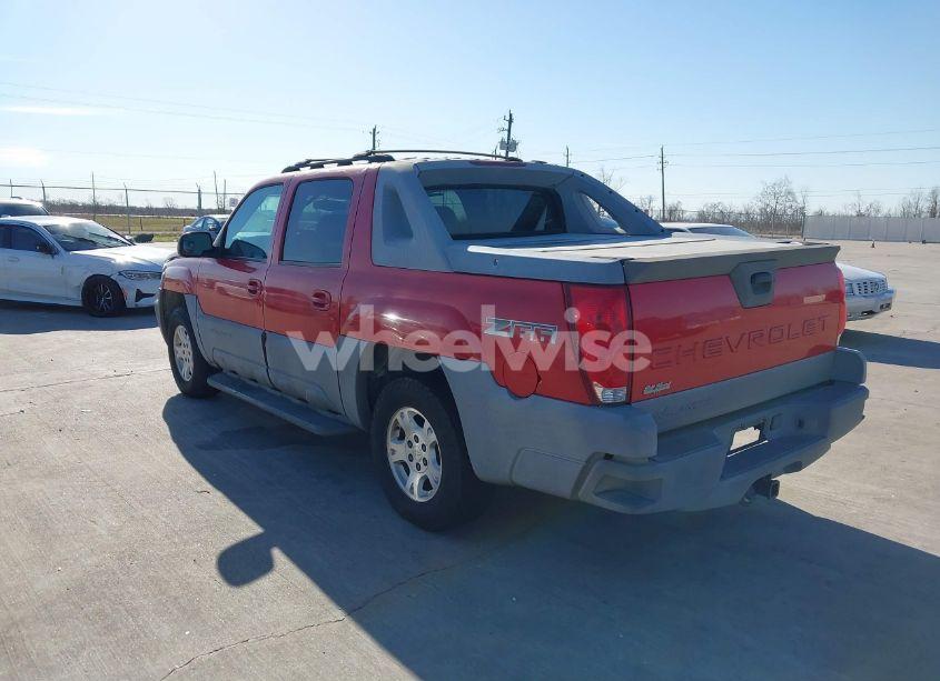 Photo 3 of 2002 Chevrolet Avalanche 1500 (VIN 3GNEC13TX2G177282)