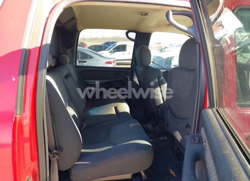 Photo 8 of 2002 Chevrolet Avalanche 1500 (VIN 3GNEC13TX2G177282)