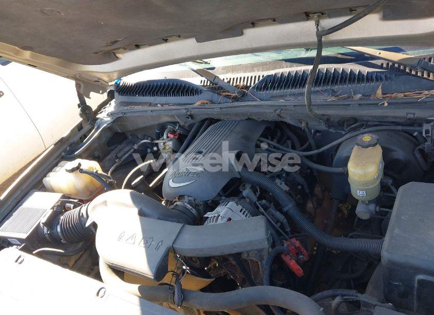 Photo 10 of 2002 Chevrolet Avalanche 1500 (VIN 3GNEC13TX2G309294)