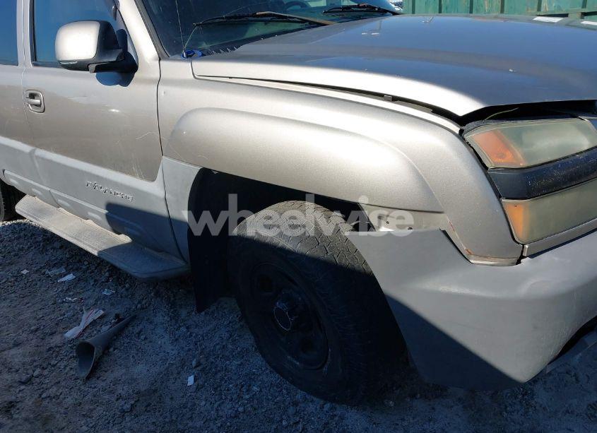 Photo 12 of 2002 Chevrolet Avalanche 1500 (VIN 3GNEC13TX2G309294)