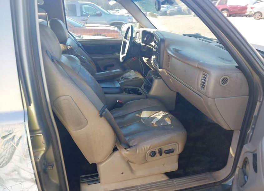 Photo 5 of 2002 Chevrolet Avalanche 1500 (VIN 3GNEC13TX2G314866)