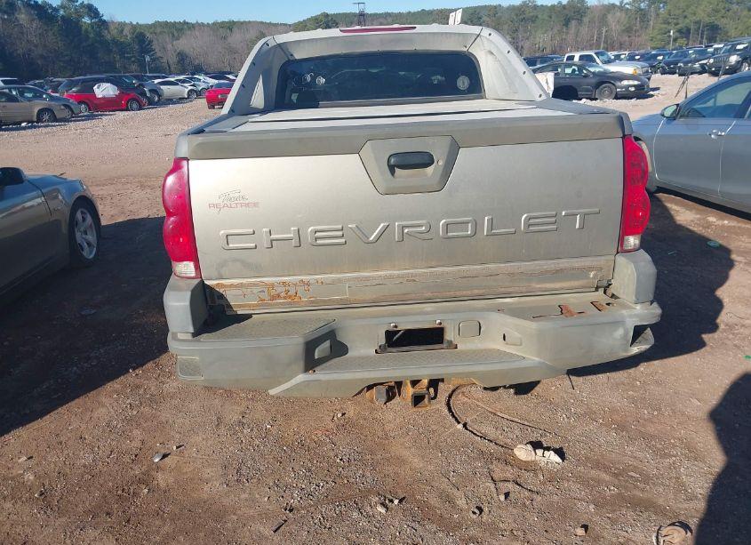Photo 6 of 2002 Chevrolet Avalanche 1500 (VIN 3GNEC13TX2G314866)