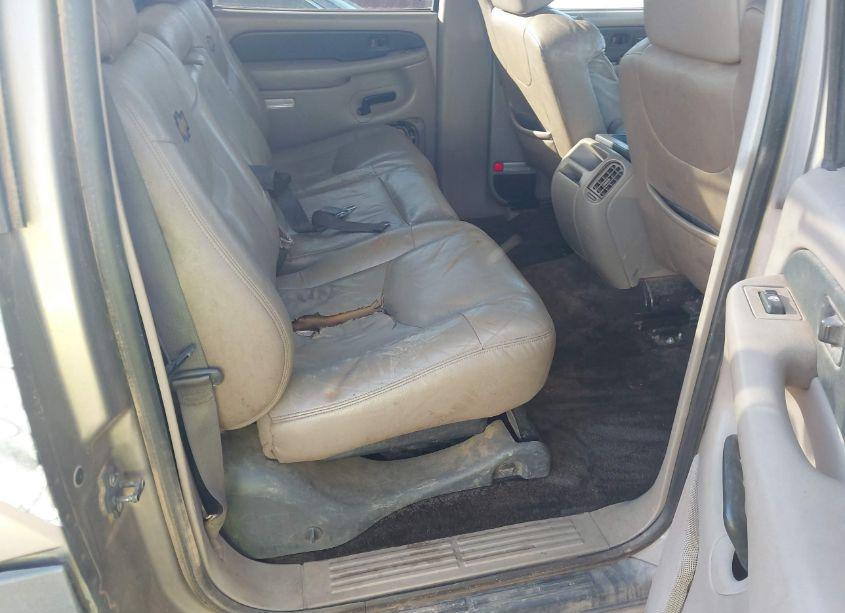 Photo 8 of 2002 Chevrolet Avalanche 1500 (VIN 3GNEC13TX2G314866)