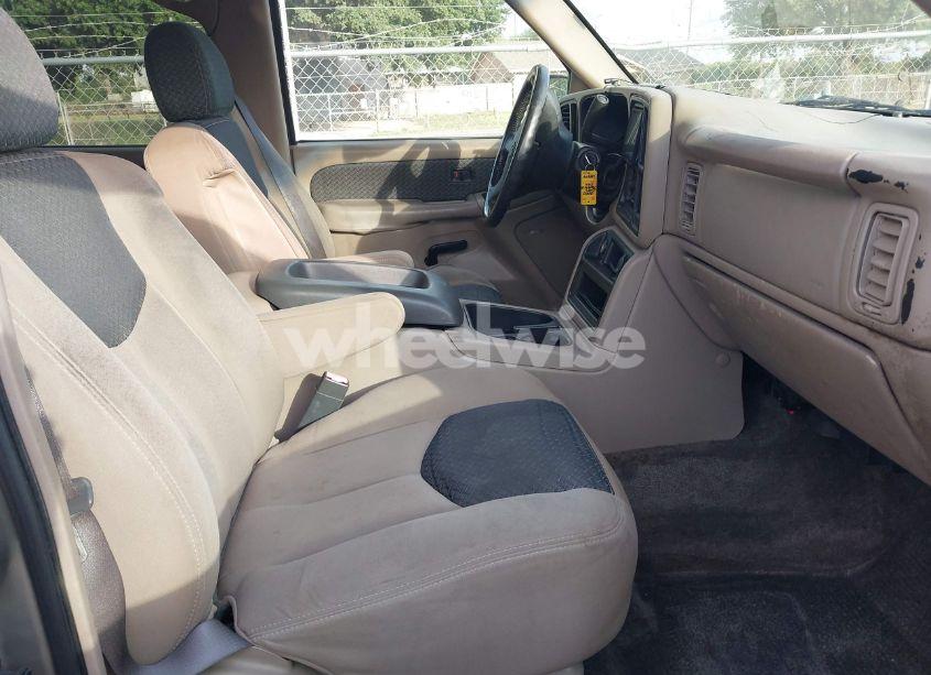 Photo 5 of 2003 Chevrolet Avalanche 1500 (VIN 3GNEC13TX3G288609)