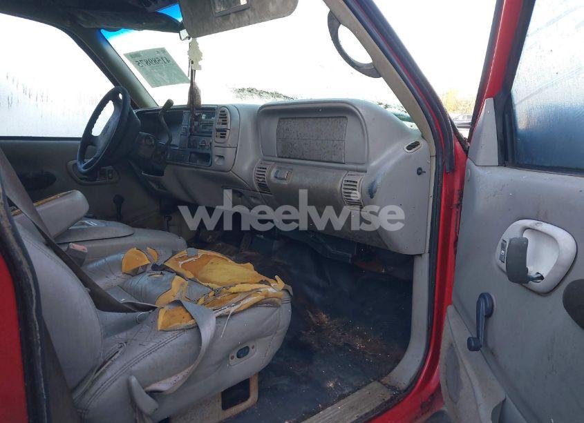 Photo 5 of 1997 Chevrolet Suburban 1500 (VIN 3GNEC16R1VG150055)