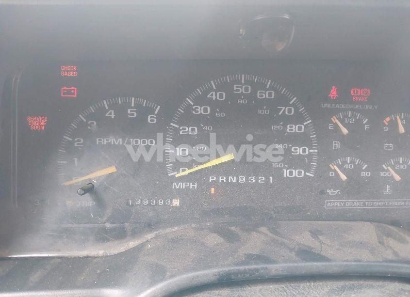 Photo 7 of 1998 Chevrolet Suburban 1500 (VIN 3GNEC16R1WG124279)