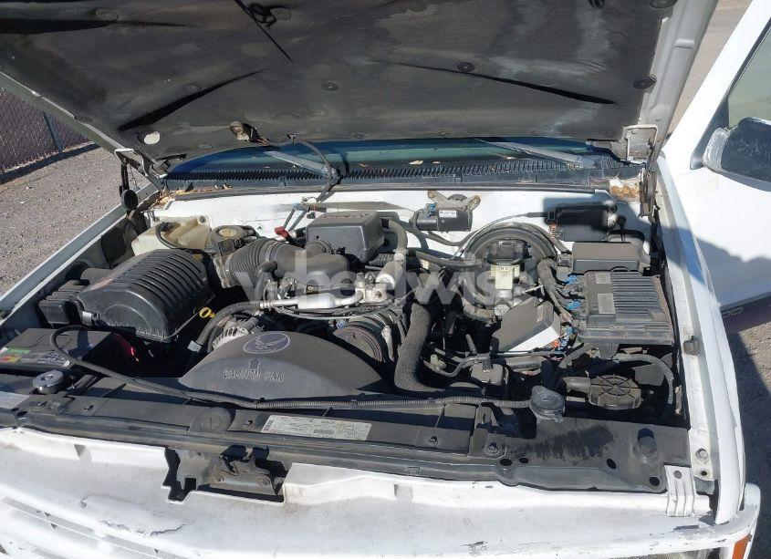 Photo 10 of 1999 Chevrolet Suburban 1500 (VIN 3GNEC16R1XG208071)