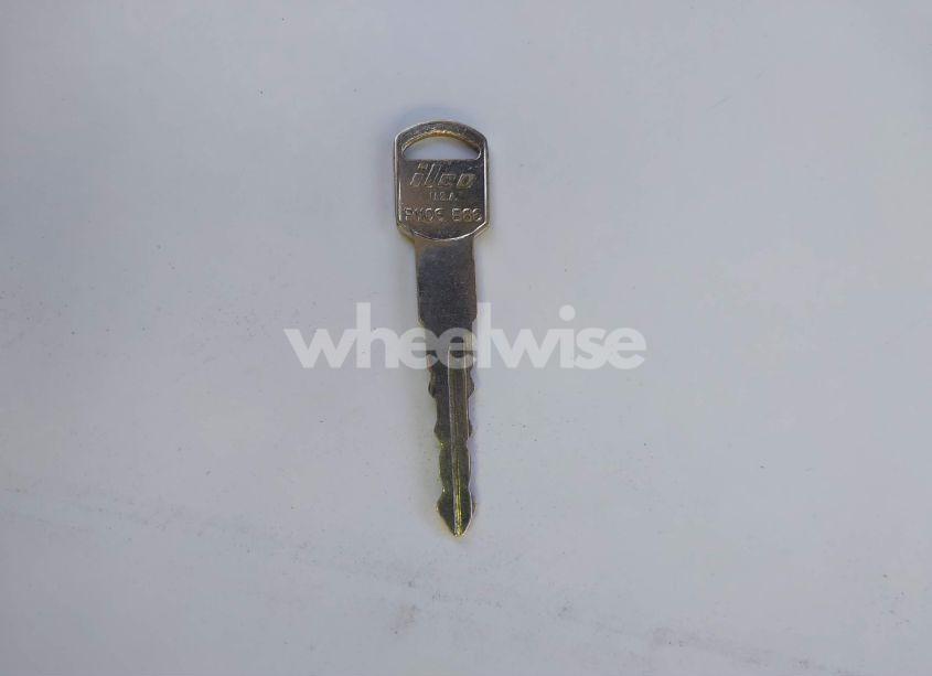 Photo 11 of 1999 Chevrolet Suburban 1500 (VIN 3GNEC16R1XG208071)