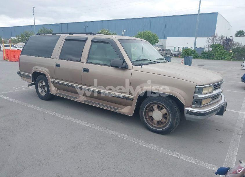 1996 Chevrolet Suburban C1500 (VIN 3GNEC16R3TG101906) main photo