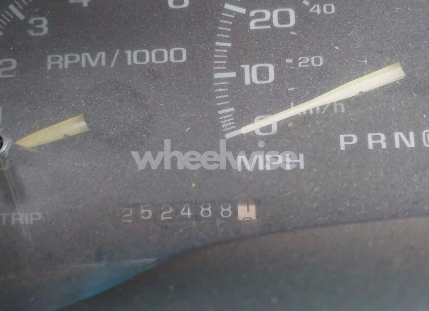 Photo 7 of 1996 Chevrolet Suburban C1500 (VIN 3GNEC16R3TG101906)