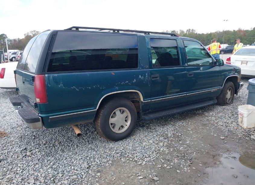 Photo 4 of 1997 Chevrolet Suburban 1500 (VIN 3GNEC16R6VG109145)